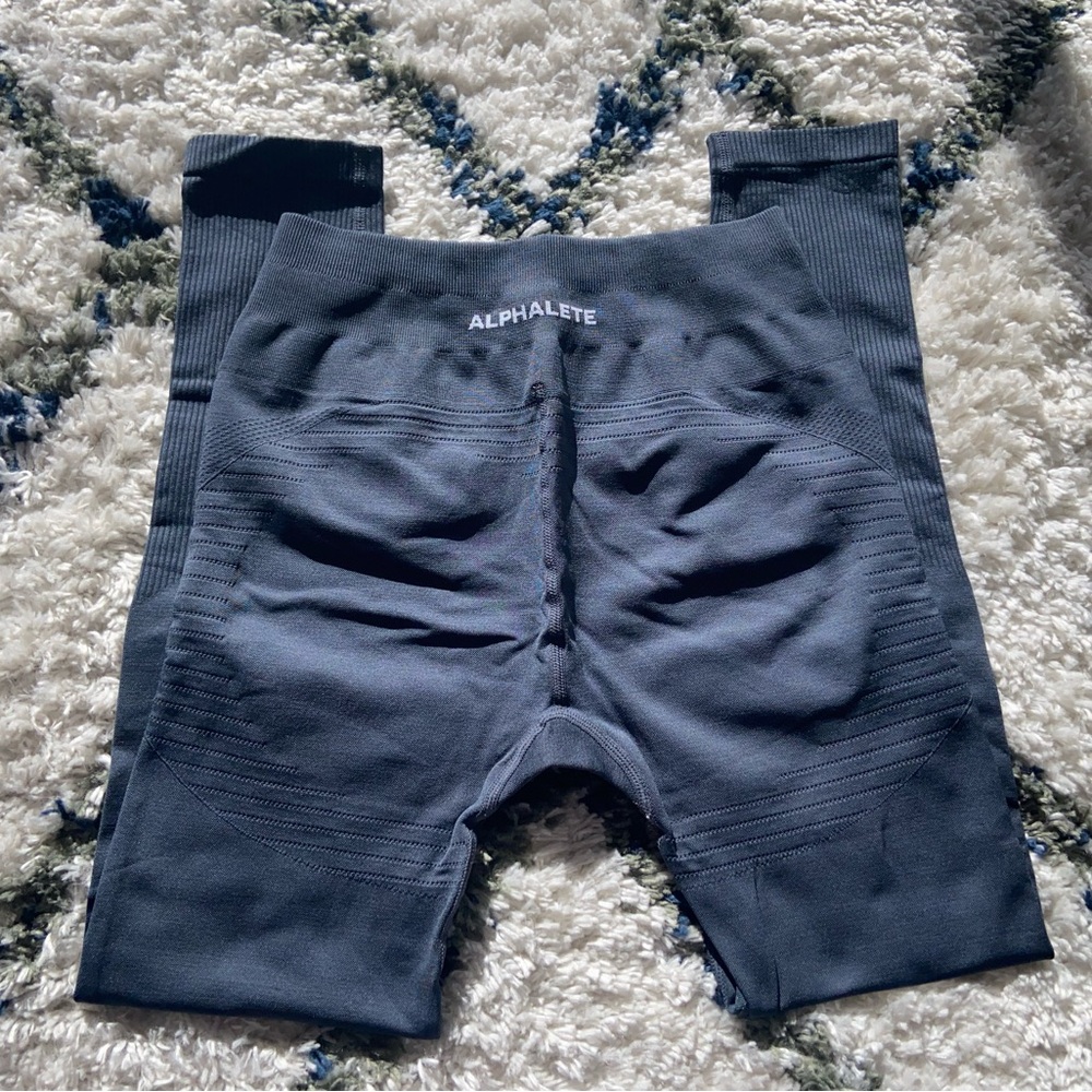 Alphalete Ozone Leggings. Medium(tight fit), smoke and pet free home.